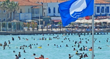 Çeşme'de 13 plaj ve 3 marinaya Mavi Bayrak