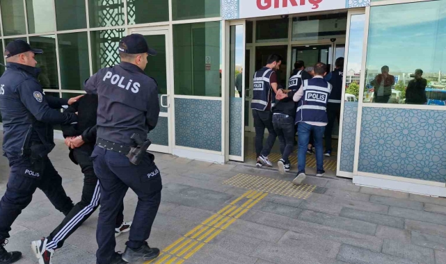 Çocuğun cep telefonunu gasp eden 3 kişi tutuklandı