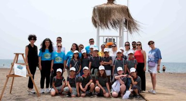 Çocuklar kum zambakları ve caretta carettalarla buluştu