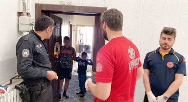 Çocuklarını eve kilitleyip işe giden anne ekipleri alarma geçirdi