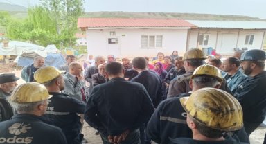 Çorum'da maden işçilerinin 6 ay ücretsiz izne çıkarılması protesto ediliyor