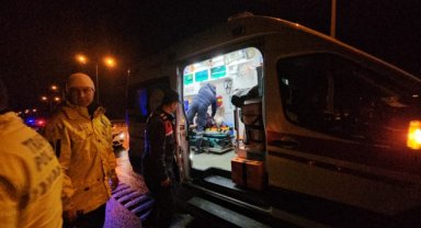 Çorum'da tıra arkadan çarpan otomobilin sürücüsü yaralandı