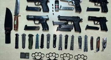 Çukurova polisi 36 silah ele geçirirken 251 suçluyu yakaladı