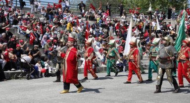Cumhurbaşkanlığı Muhafız Alayı ve MSB Mehteran Birliği Samsun'da gösteri sundu