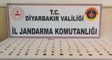 Diyarbakır'da 150 adet sikke ve obje satmaya çalışan 2 şüpheli yakalandı
