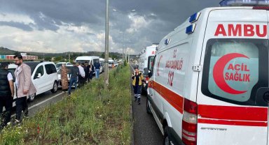 Diyarbakır'da 8 araçlı zincirleme kaza: 2 yaralı
