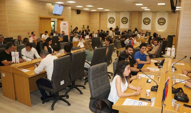 Diyarbakır'da gençler çalıştayda buluştu