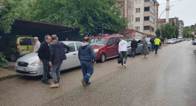 Drift atarken başka bir araca çarpıyordu