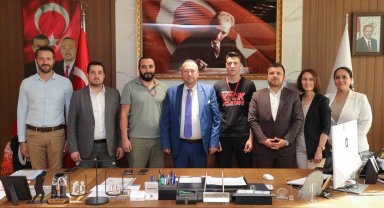 Dünya 1.'si Hamza Uşak'ı gururlandırdı