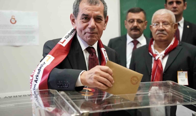 Dursun Özbek oyunu kullandı