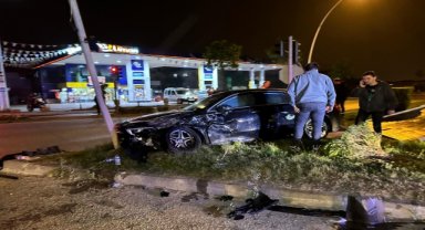 Düzce'de otomobille hafif ticari aracın karıştığı kazada 3 kişi yaralandı