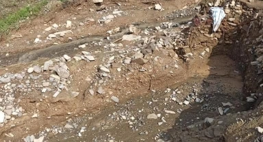 Elazığ'da asfalt yüklü tanker devrildi: 1 yaralı