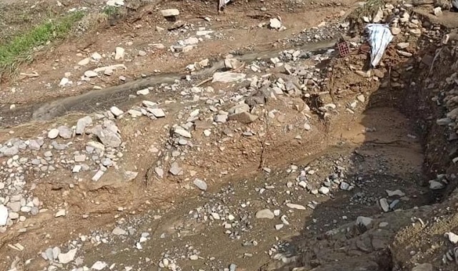 Elazığ'da asfalt yüklü tanker devrildi: 1 yaralı