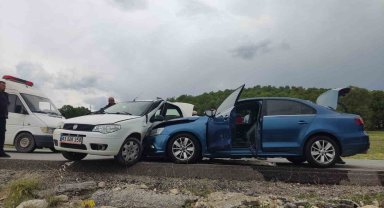 Emet-Hisarcık karayolunda trafik kazası: 5 yaralı