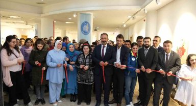 Engelli eğitim merkezi öğrencileri sergi açtı