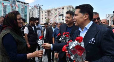 Esenyurt Belediye Başkanı Özer annelerle buluştu