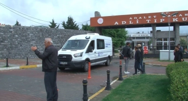 Esenyurt'ta arkadaşı tarafından silahla öldürülen çocuğun cenazesi Adli Tıp Kurumu'ndan teslim alındı
