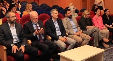 ESOGÜ'de 'Güvenli Annelik Uygulamaları' konferansı düzenlendi