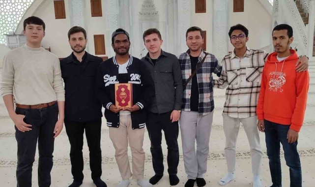 ESOGÜ'de okuyan Bangladeşli öğrenci Müslüman oldu