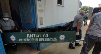 Ev sahibinin fark ettiği koku, kiracının ölümünü ortaya çıkardı