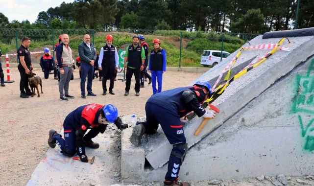 Eyüpsultan Belediyesi'nden arama kurtarma eğitimi