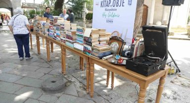 Eyüpsultan'da Kitap ve Obje Müzayedesine yoğun ilgi