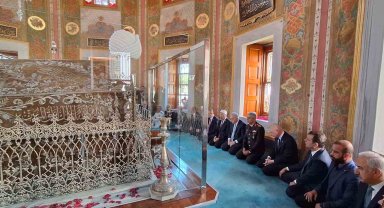 Fatih Sultan Mehmed Han kabri başında dualarla anıldı