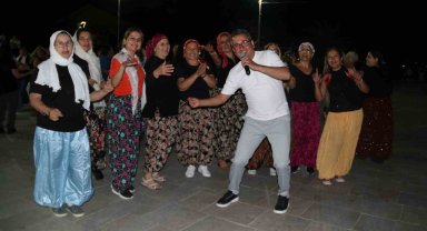 Fethiye Göcek'te şalvarı giyen oynamaya koştu