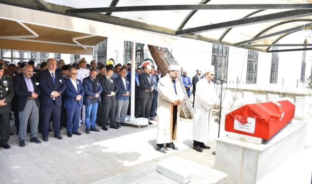 Gaziantep'te trafik kazasında hayatını kaybeden Astsubay, Gelibolu'da defnedildi