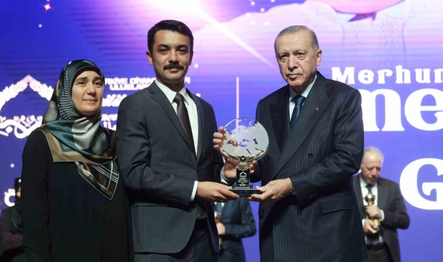 Gedizli merhum Müftü Ömer Faruk Bilgili uluslararası iyilik ödülüne layık görüldü