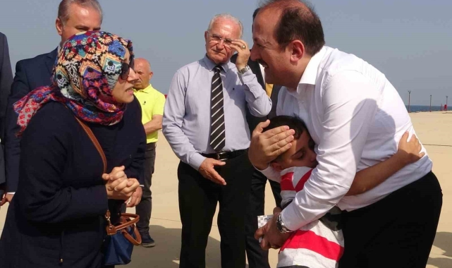 Gelmesini beklediği valiyle karşılaştı: 6 yaşındaki çocuğun vali sevgisi