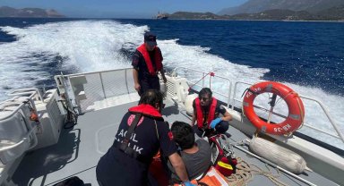 Gemide rahatsızlanan aşçı için Sahil Güvenlik ekibi alarma geçti