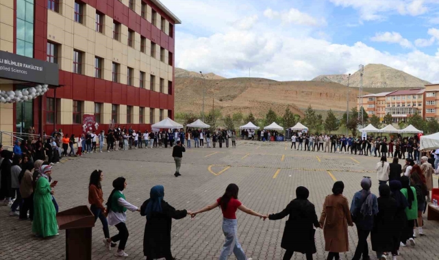 Gençlik festivalinde gönüllerince eğlendiler