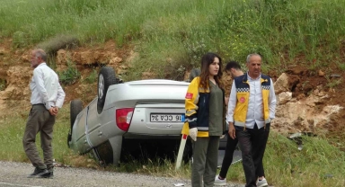 Gercüş'te 3 aracın karıştığı kazada otomobil ters döndü, kimsenin burnu dahi kanamadı