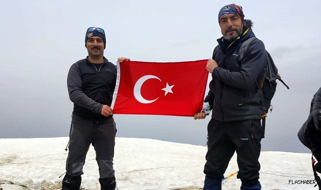 GERZELİ DAĞCI ULUDAĞ ZİRVESİNDE TÜRK BAYRAĞI DALGALANDIRDI!