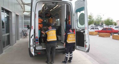 Gölgelik tamir etmek isterken düşerek hastanelik oldu