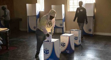 Güney Afrika halkı genel seçim için sandık başında