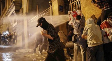 Gürcistan'da "Yabancı Etkinin Şeffaflığı" yasa tasarısına karşı protestolar devam ediyor