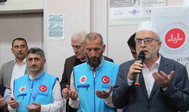 Hacı adayları Erzurum'dan dualarla uğurlandı
