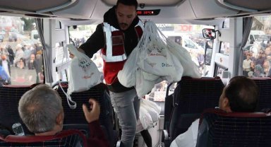 Hacı kafilesi hediyelerle uğurlandı