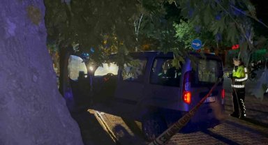 Hastaneye giderken otomobilinde can verdi