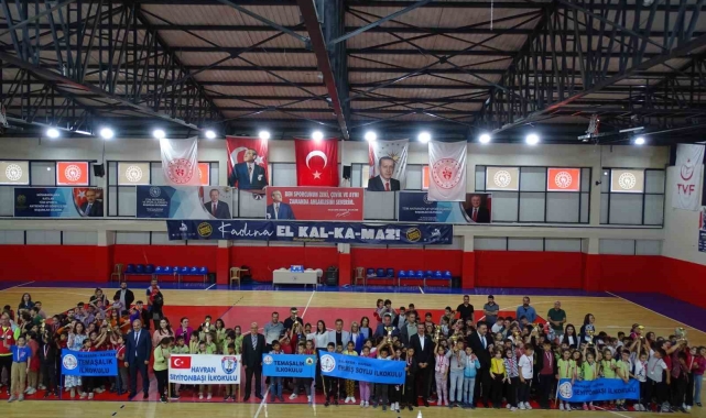Havran'da geleneksel çocuk oyunları şenliği ödül töreni yapıldı