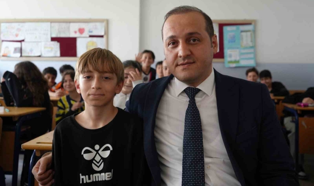 Heimlich manevrası ile öğrencisinin hayatını kurtaran okul müdürü: "Herkes ilk yardımı öğrenmeli"