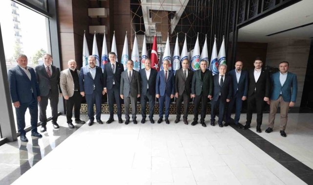 Hekim milletvekillerinden Sağlık-Sen'e ziyaret