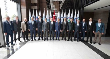 Hekim milletvekillerinden Sağlık-Sen'e ziyaret