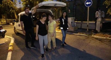 Hırsızlık için girdikleri evde ev sahibiyle karşılaştılar, çığlık çığlığa kaçtılar