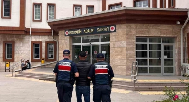 Hırsızlık suçundan 15 yıl hapis cezasıyla aranan şahıs yakaladı
