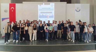 Hukuk Fakültesi öğrencileri İngilizce Münazara etkinliği düzenledi