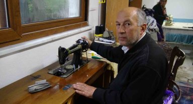 İl il gezerek klasik dikiş makinesi tamiri yapıyor