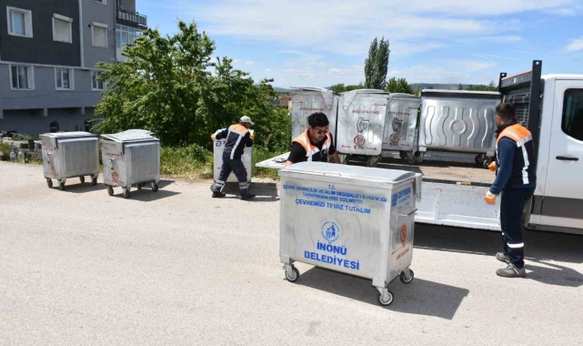 İnönü'de çöp konteynırları yenileniyor